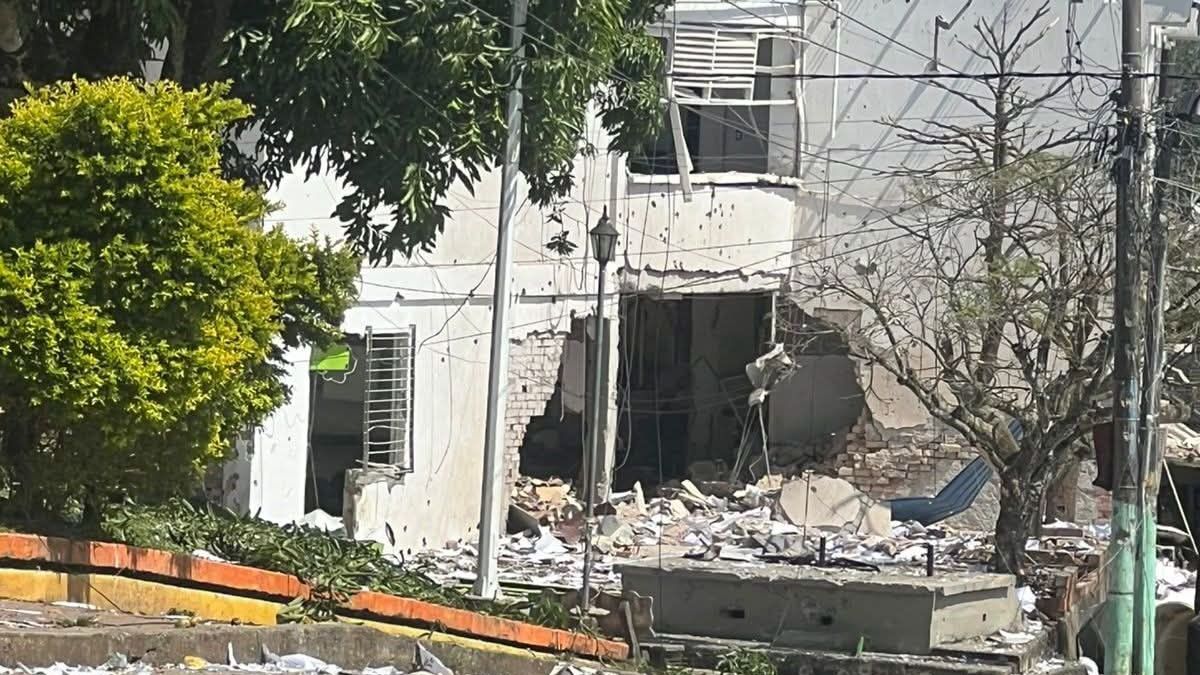 Escombros de la Alcaldía de Buenos Aires (Cauca) tras ataque guerrillero