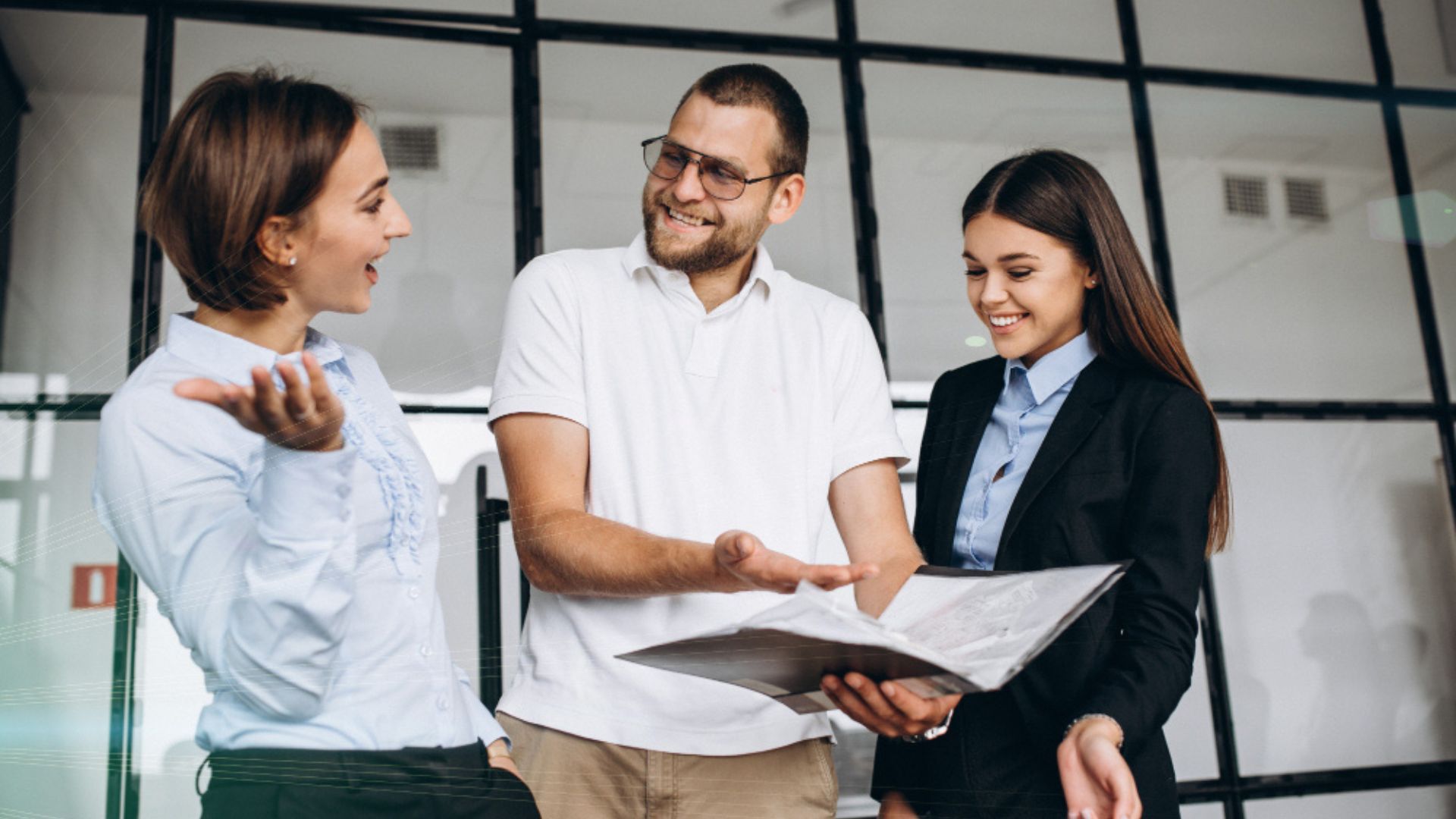 Aunque el aumento es gradual, la ley permite que los empleadores que así lo decidan paguen el recargo completo antes de las fechas establecidas.