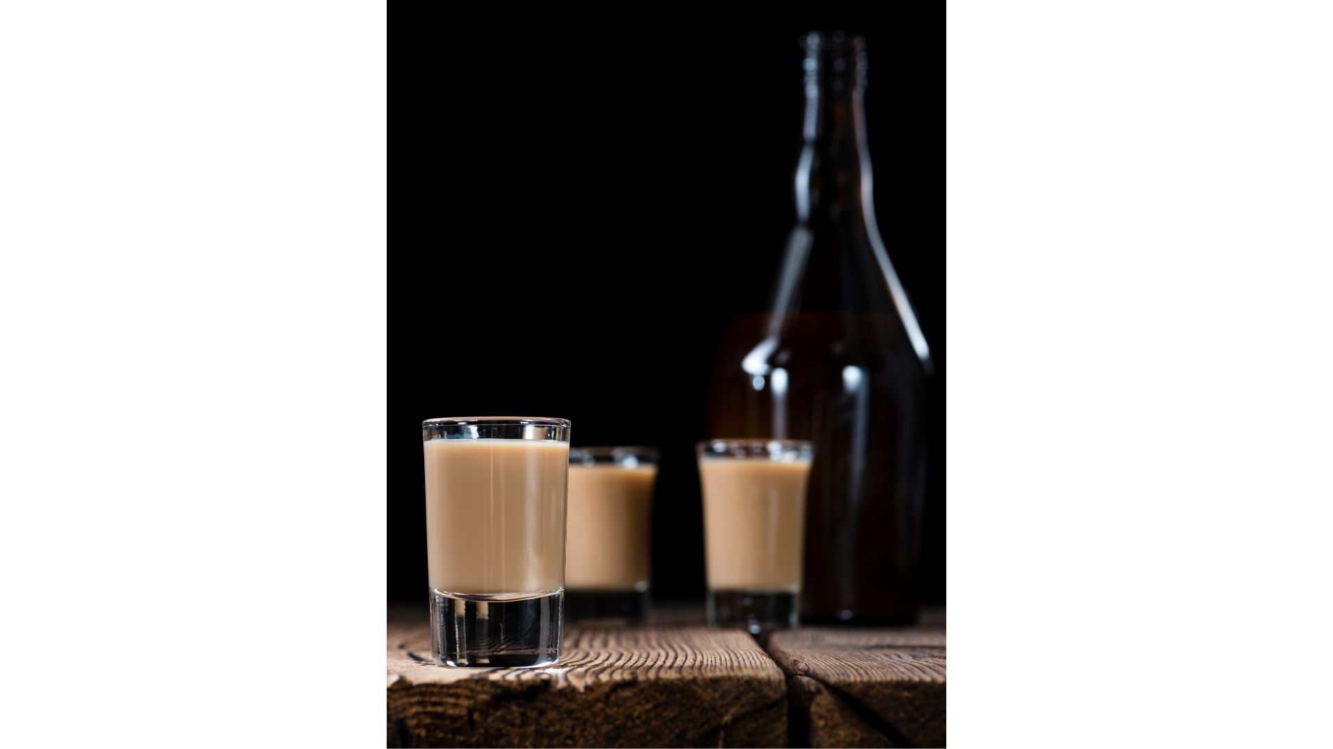 Cómo lograr crema de whisky casera con ingredientes simples y lista para la temporada navideña.