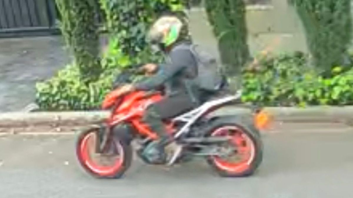 Moto naranja