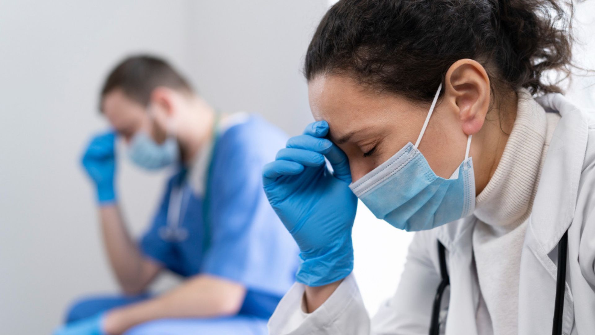 El Hospital Simón Bolívar se prepara cada año con campañas y personal disponible, pero el mensaje final es claro: “La palabra debe ser NO. No a la pólvora”.