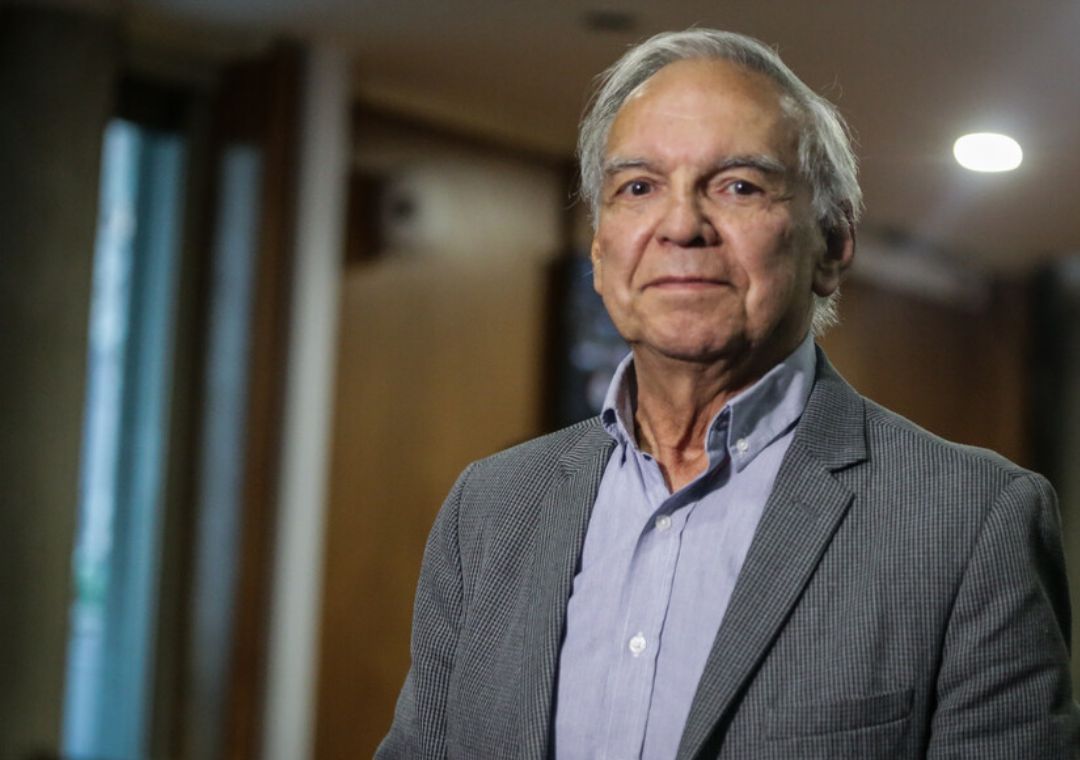 El exministro fue imputado por tres cargos relacionados por el caso de la Ungrd.