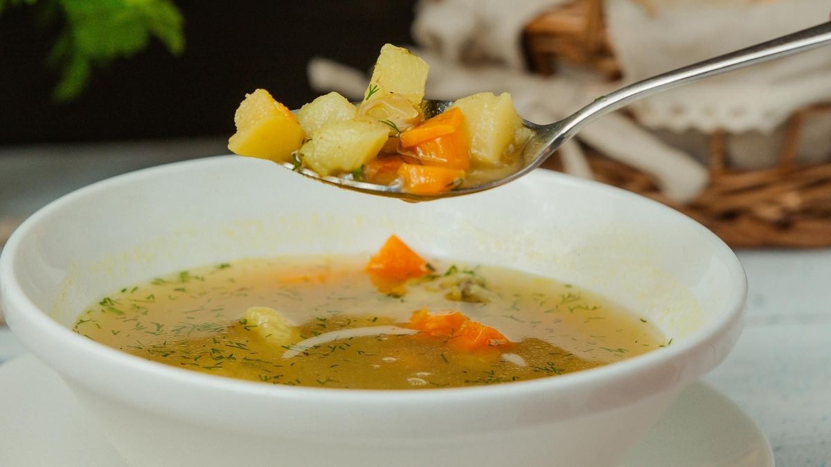 Consejos prácticos para evitar la hinchazón y los gases durante las celebraciones de Navidad y Año Nuevo.