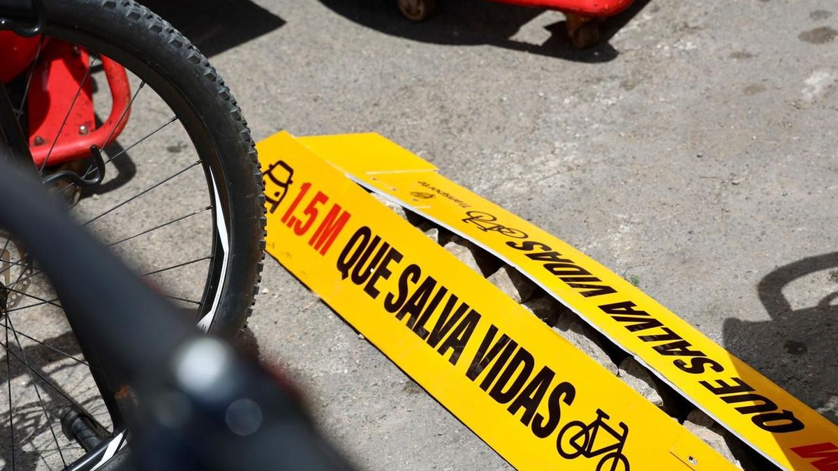 Distancia a la que deben ir los conductores de los ciclistas en las vías. Diciembre 2025