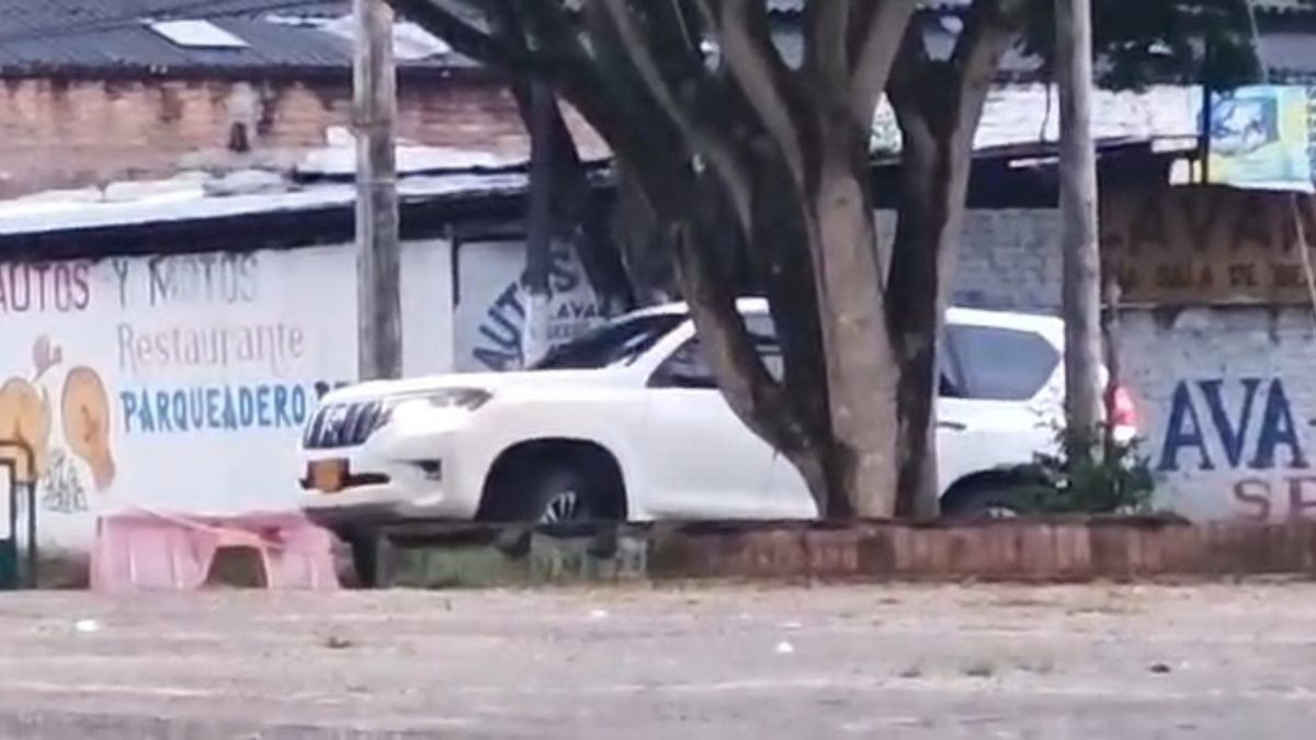Autoridades frutan atentado con carro bomba en Popayán.