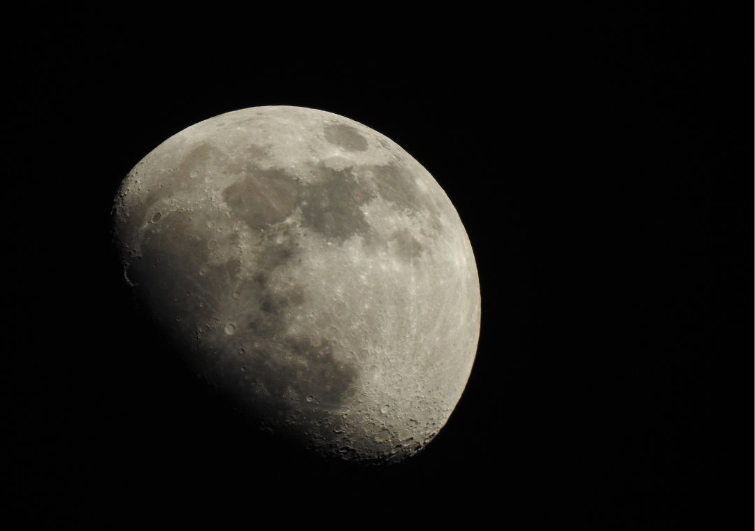 La luna es el punto de dominio espacial, según Trump.