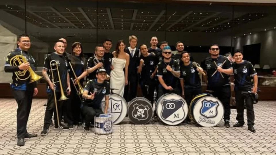 primeras imagenes matrimonio andres llinas boda junto a barra brava de millonarios