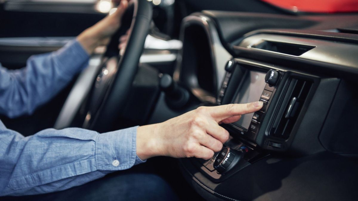 Acelerar con el motor frío aumenta la fricción interna y reduce su eficiencia a largo plazo.