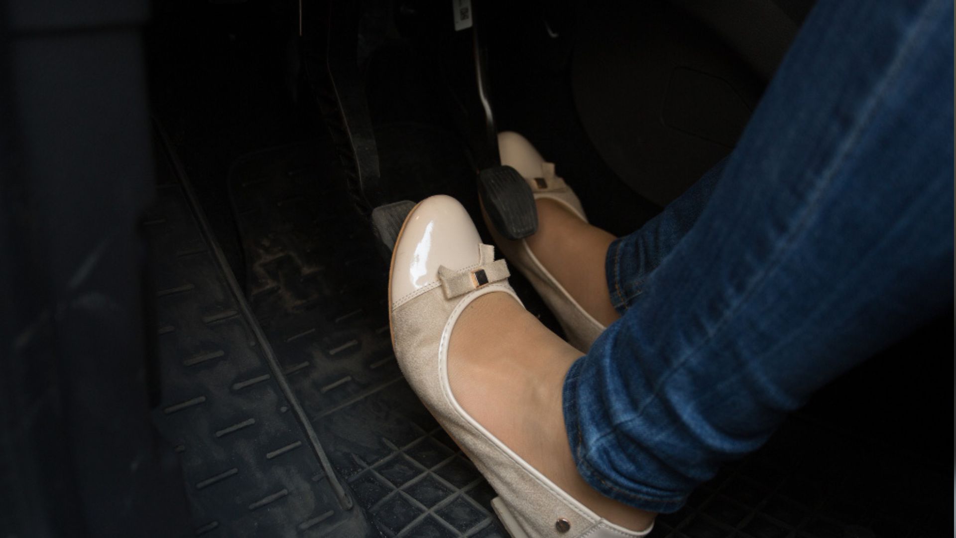 El pedal del freno y la respuesta al detenerse ayudan a identificar fallas sin necesidad de herramientas especializadas.