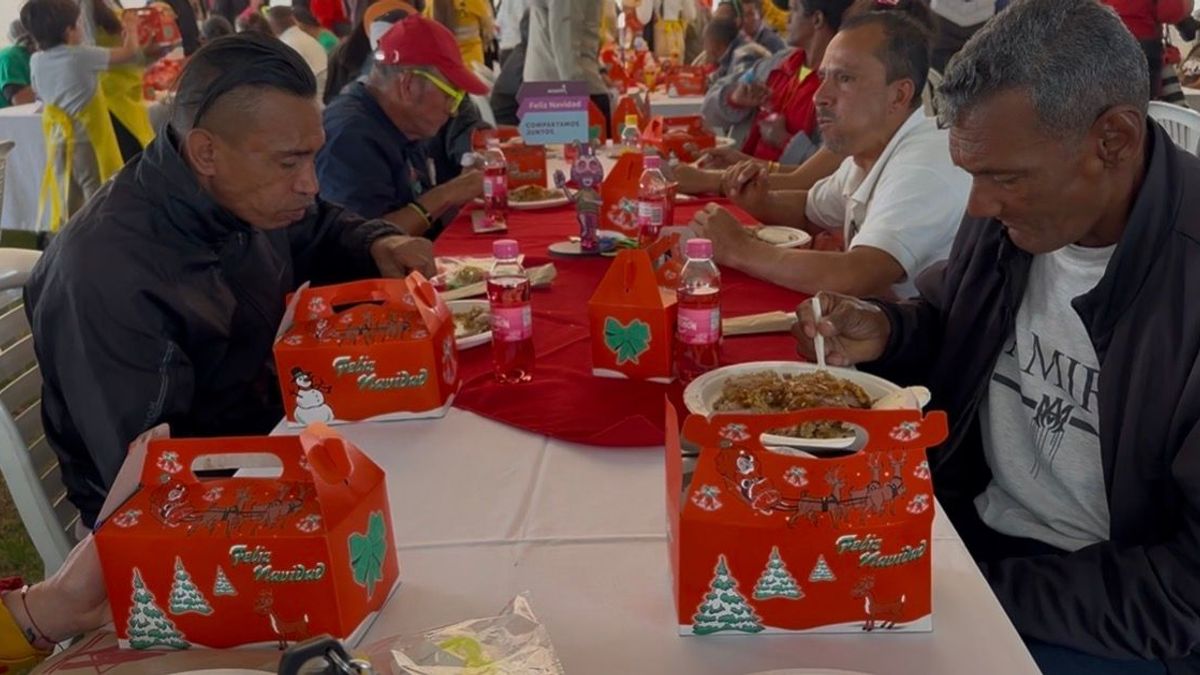 Almuerzo habitantes de calle.