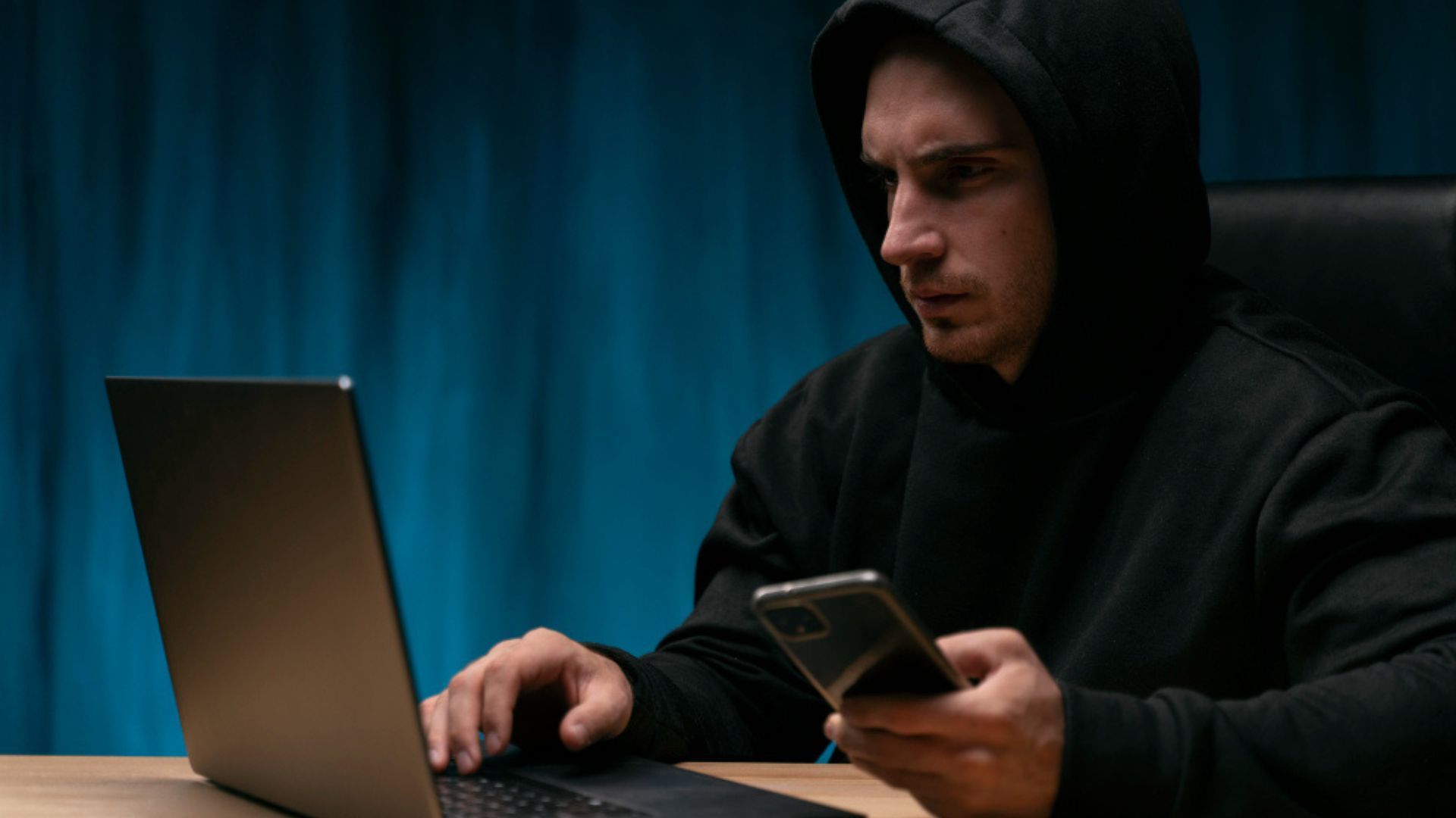 Compartir códigos o confirmar datos sin verificar puede facilitar el secuestro de cuentas personales.