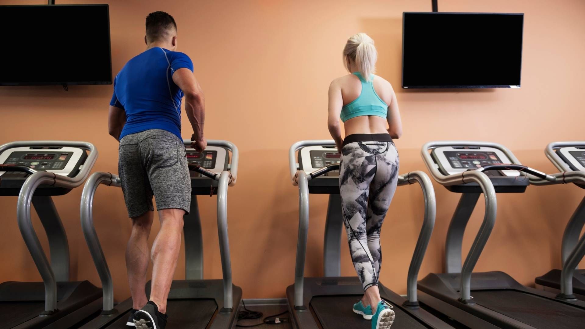 Zárate indica que el cardio de baja intensidad y los intervalos HIIT tienen roles diferentes en la pérdida de peso.