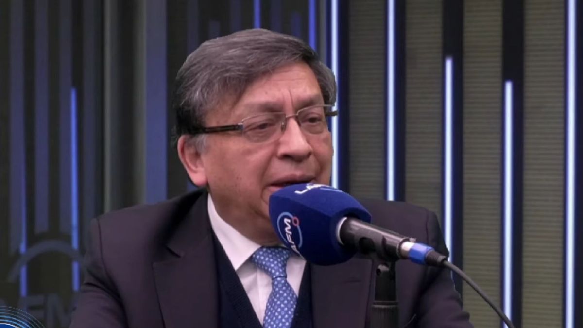 Jorge Enrique Ibáñez, presidente de la Corte Constitucional, durante su entrevista en 'Aquí y Ahora' de La FM.