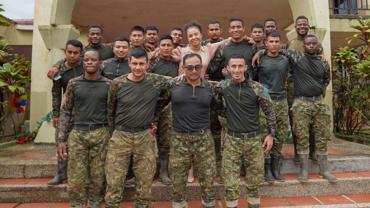 Los18 soldados que fueron liberados retornan sanos y salvos a Quibdó tras operativo en Chocó