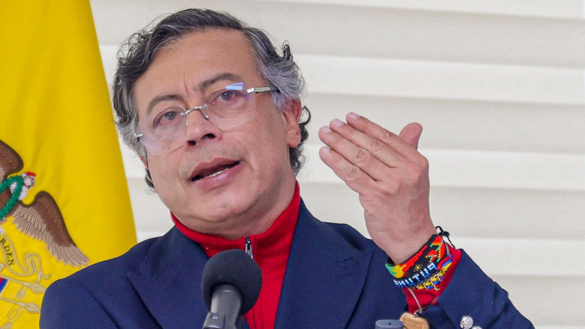 Según Petro, el cálculo debe considerar variables como la canasta mínima vital de una familia.