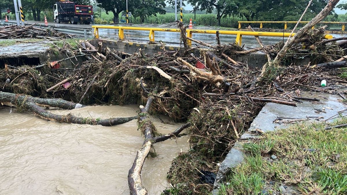 Así quedó el puente del municipio de San Pedro, Valle del Cauca