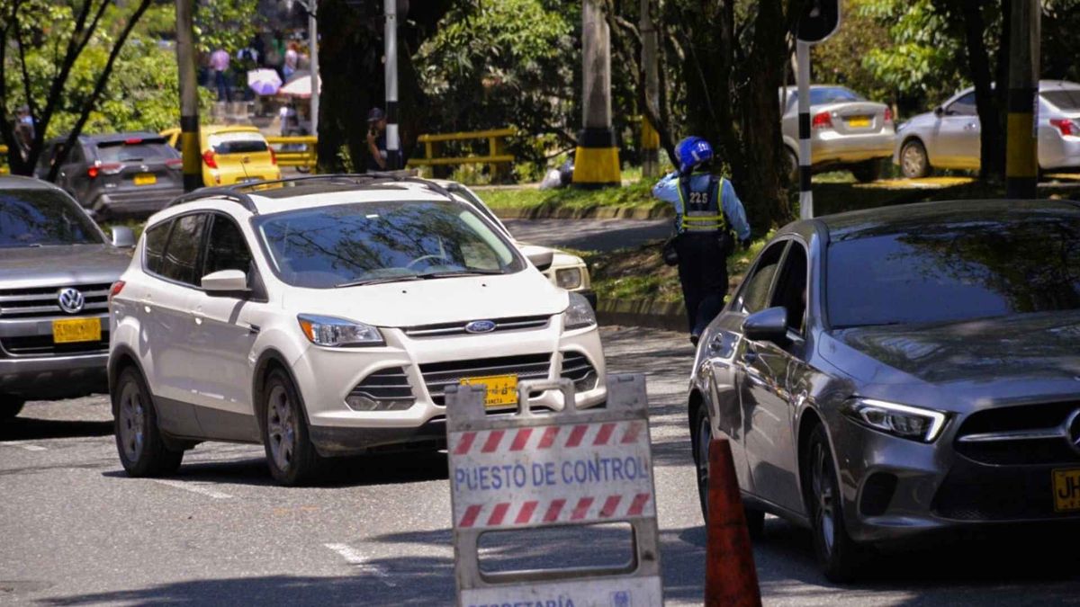 La Alcaldía de Medellín suspendió el pico y placa durante la temporada de fin de año tras un análisis del flujo vehicular.