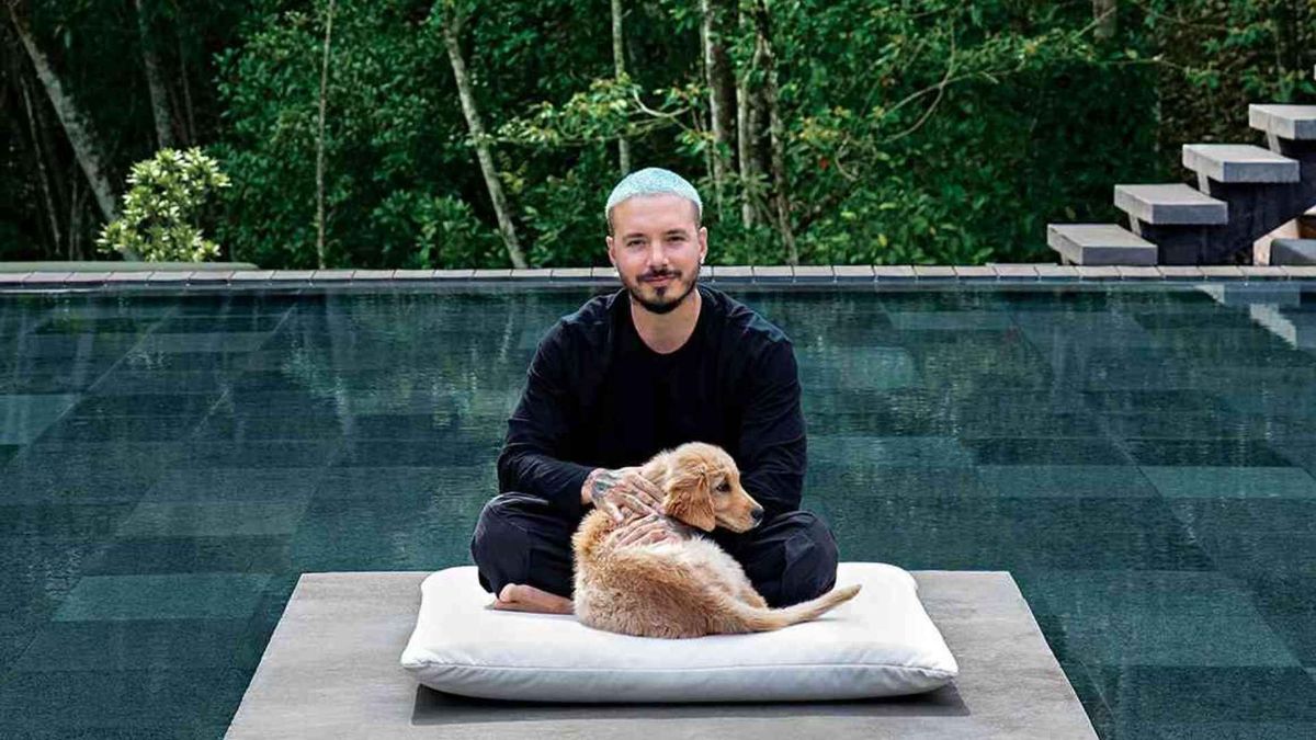 Ibai Llanos llegó hasta Medellín con la intención de conocer la casa del cantante J Balvin.