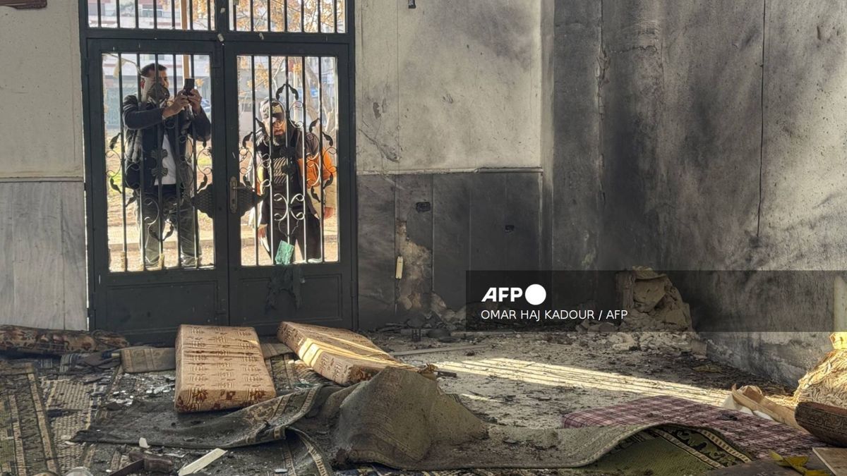 Explosión en mezquita de Homs, Siria.