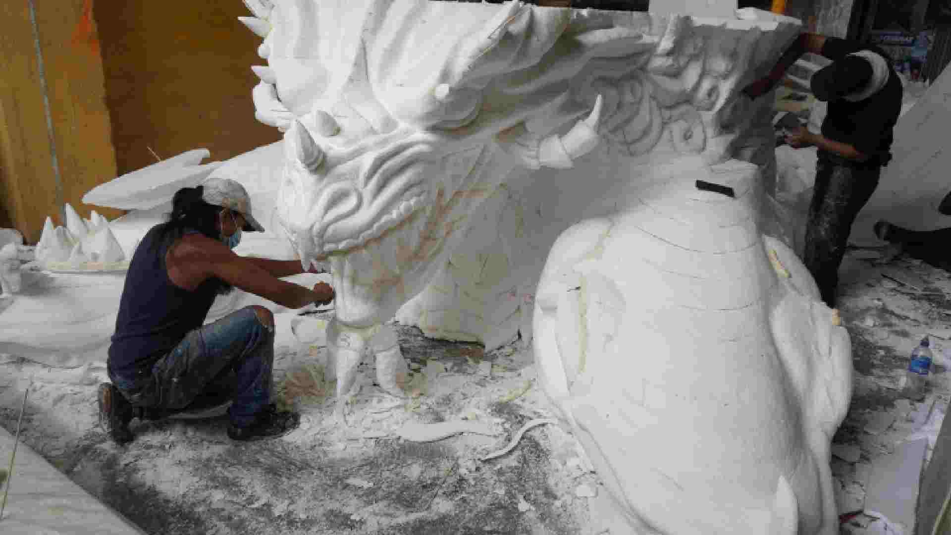 Construcción de carrozas - Carnaval - Negros y Blancos