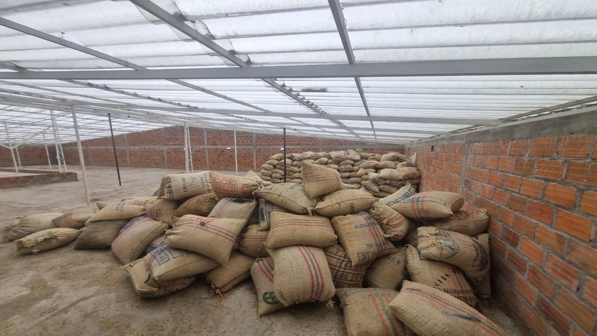 Recuperan más de 22 toneladas de café hurtadas en la vía La Plata - Neiva