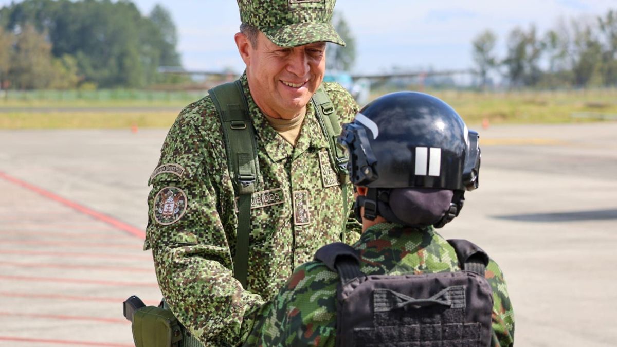 Almirante Francisco Cubides, saliente comandante de las Fuerzas Militares