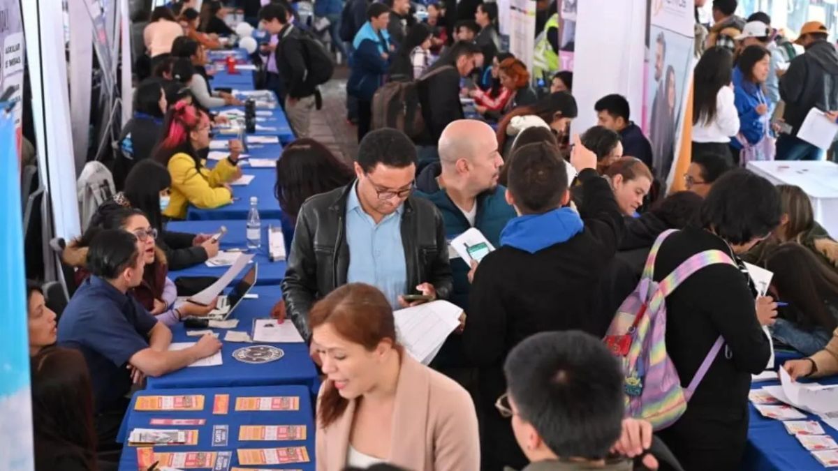 La población ocupada aumentó en 993.000 personas, un crecimiento del 4,2%. Los mayores incrementos se registraron en Centros poblados y áreas rurales dispersas.