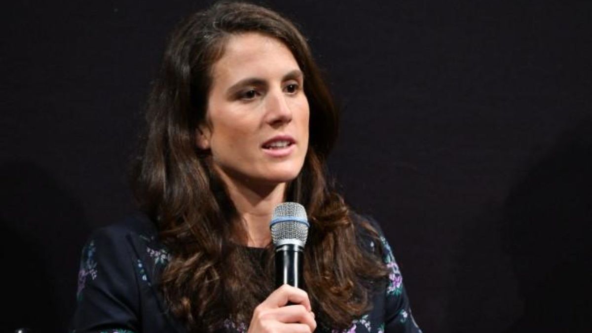 Además de su trabajo en el New York Times, Schlossberg publicó artículos en medios como The Atlantic y Vanity Fair.