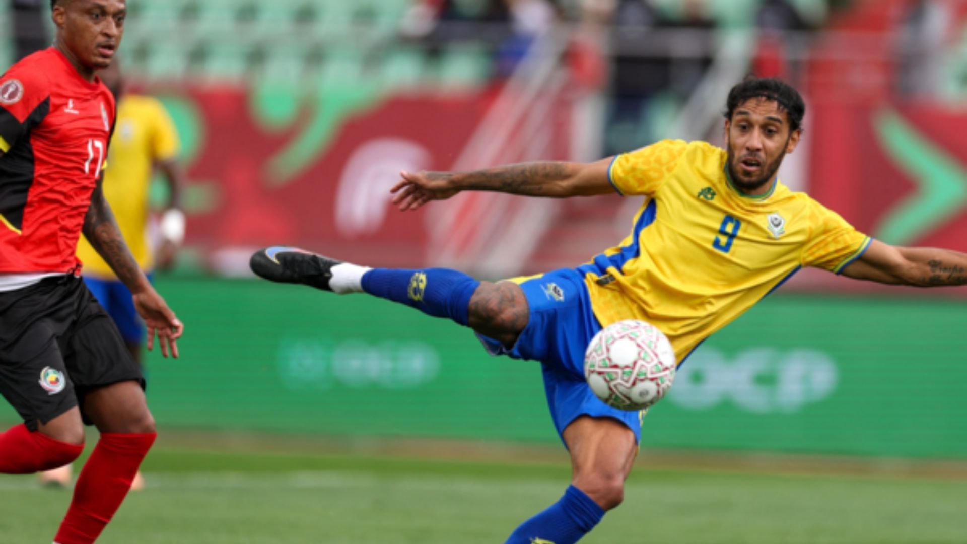 Pierre-Emerick Aubameyang, jugador reconocido de Gabón, fue suspendido de sus actividades deportivas con la selección de fútbol.