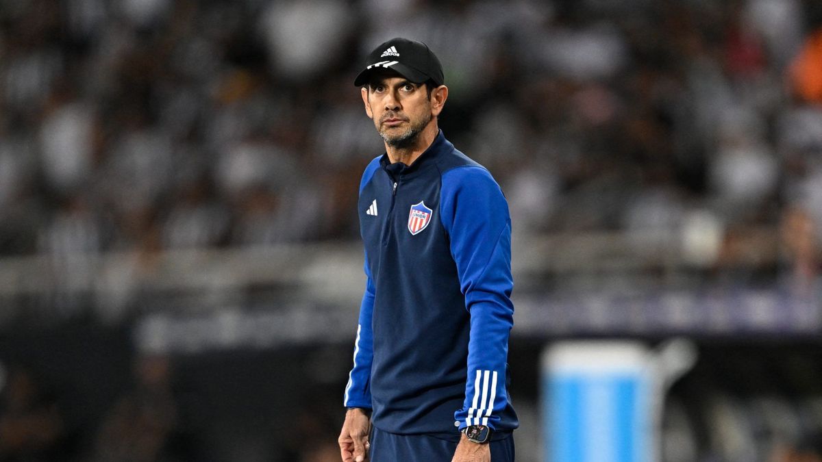 El entrenador explicó que, en esta etapa inicial, aún no hay certeza sobre la cantidad definitiva de jugadores con los que contará el equipo.