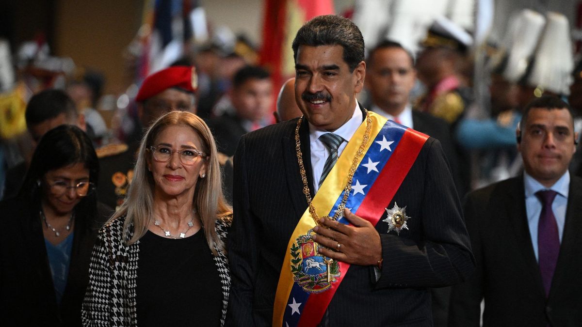 El presidente venezolano y su esposa fueron retenidos y sacados del país tras la intervención militar de Estados Unidos.