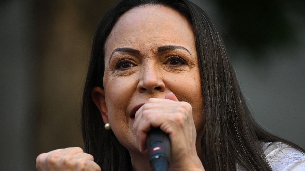 Machado plantea el inicio de una nueva etapa política, al señalar que “llegó la hora de que la Soberanía Popular y la Soberanía Nacional rijan en nuestro país”.