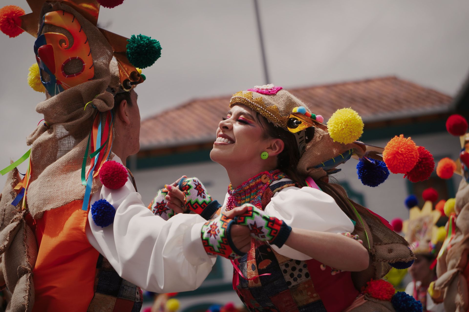 Integrante de un colectivo coreográfico del desfile del 3 de enero.