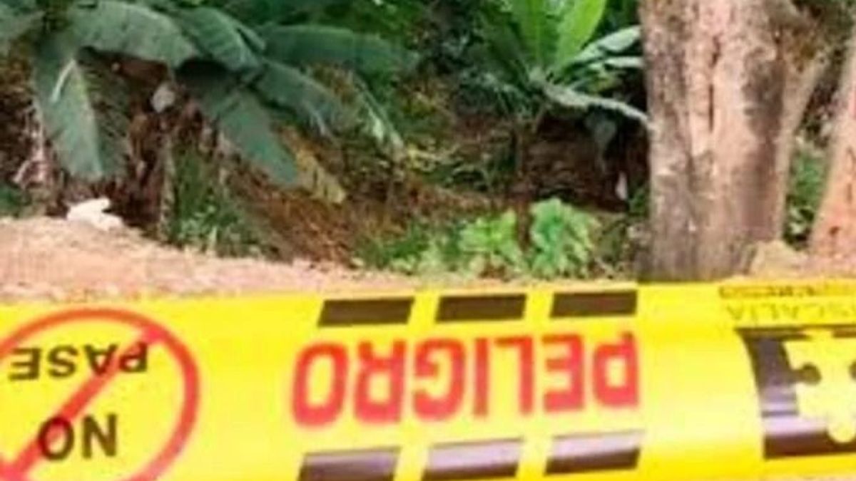 la serie de homicidios comenzó con el asesinato de Irma July Erazo Reina en un establecimiento comercial.