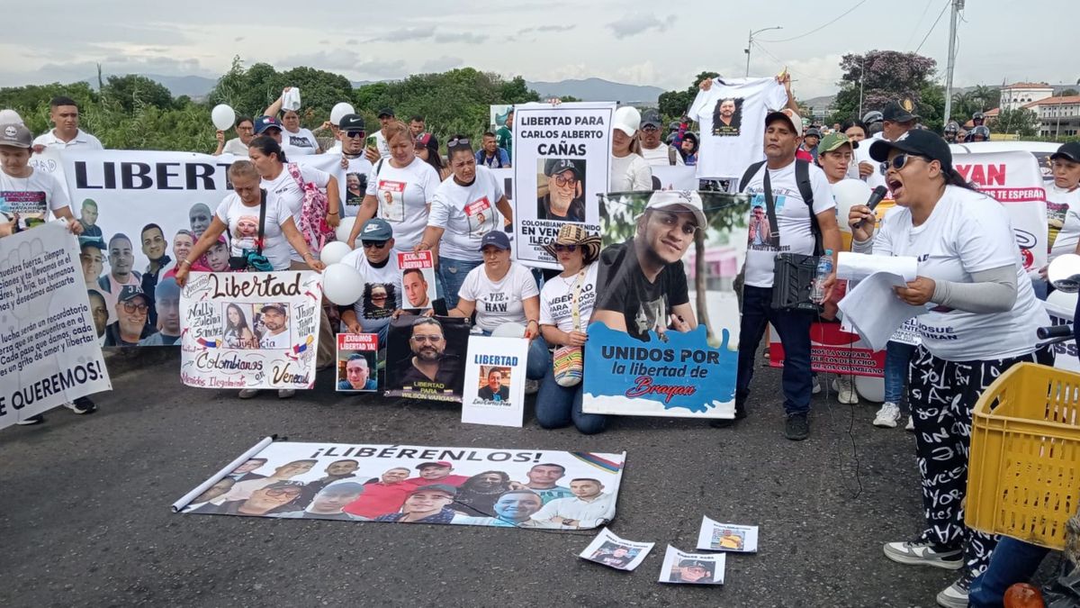 Familiares de colombianos presos en Venezuela