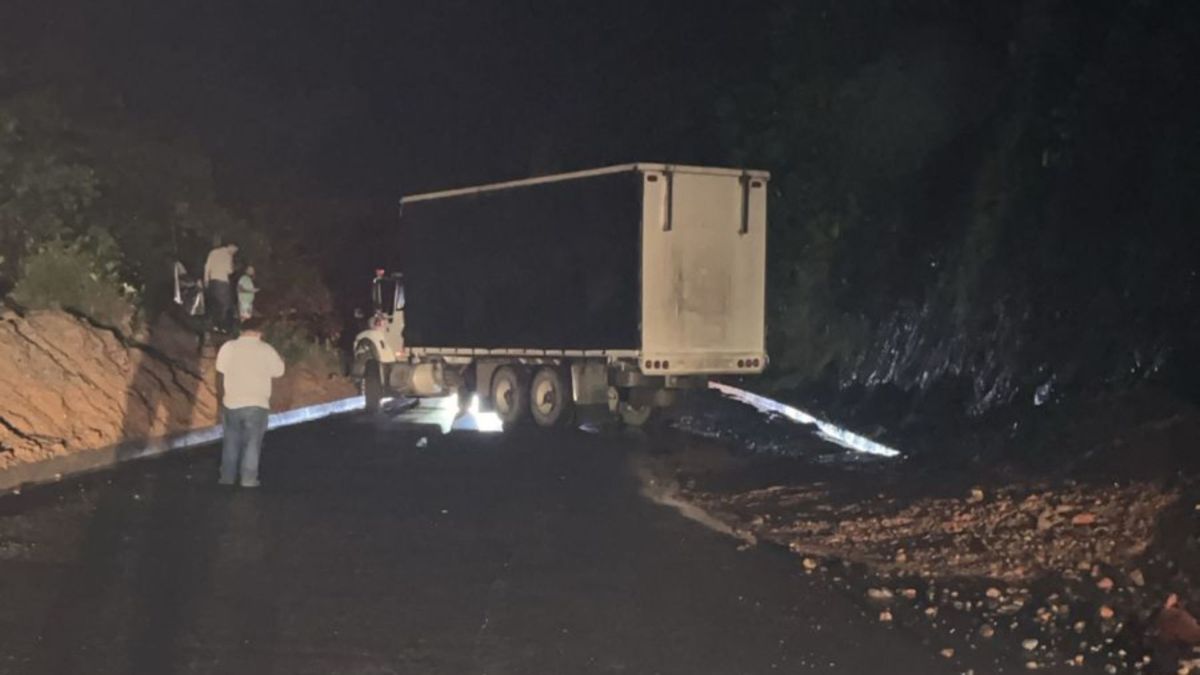 Camión con explosivos en vía Chocó - Risaralda