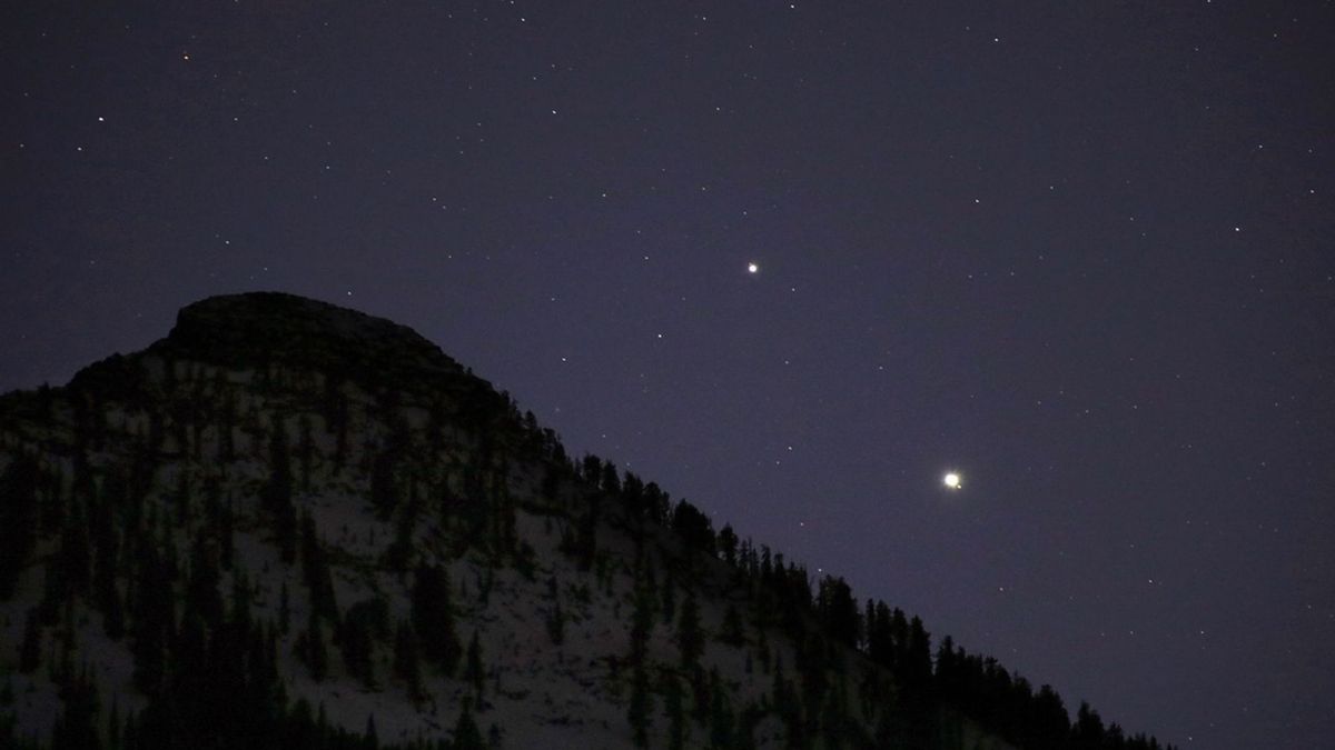 Las conjunciones planetarias de 2026 reúnen encuentros cercanos entre planetas, algunos visibles solo por breves instantes debido al Sol.