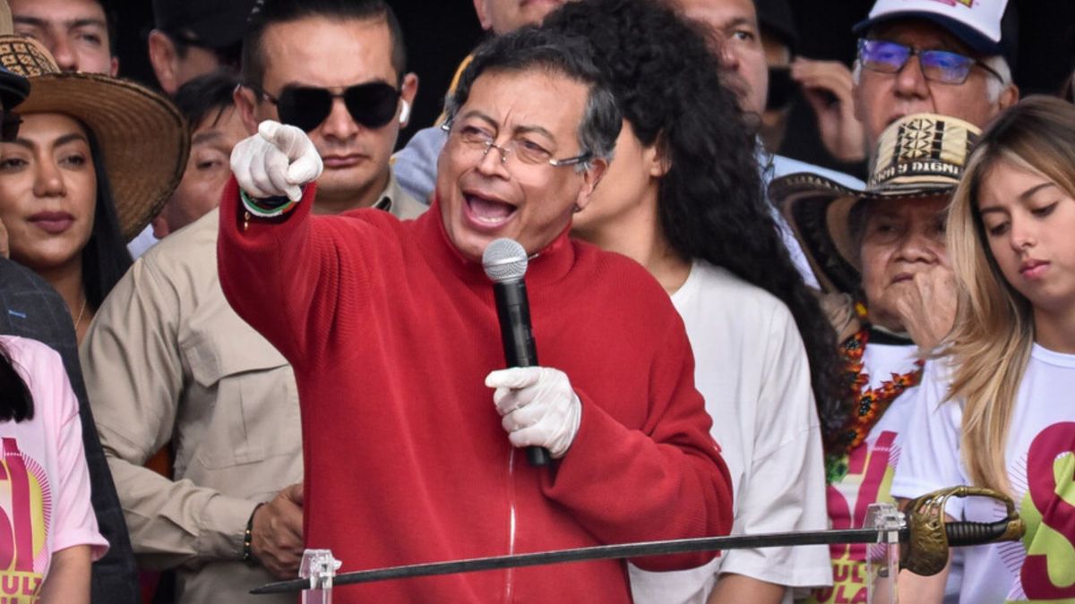 El 'otro' discurso de Petro iba con un llamado a atrincherarse en el ...
