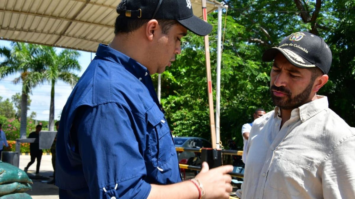 El gobernador de La Guajira, Jairo Aguilar, y el presidente de la Agencia de Desarrollo Rural, César Pachón, en una reunión de noviembre de 2024 acerca del río Ranchería.