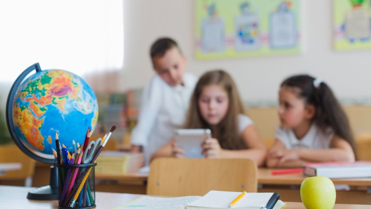 Las listas de útiles escolares deben estar aprobadas y publicadas en la plataforma EVI.