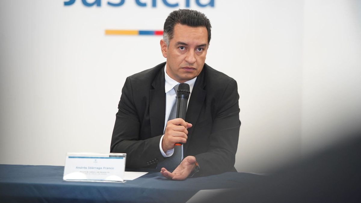 El ministro de Justicia (e), Andrés Idárraga.