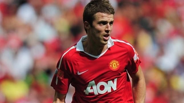 Michael Carrick, ex jugador leyenda del Manchester United, vistiendo los colores de los 'Reds'