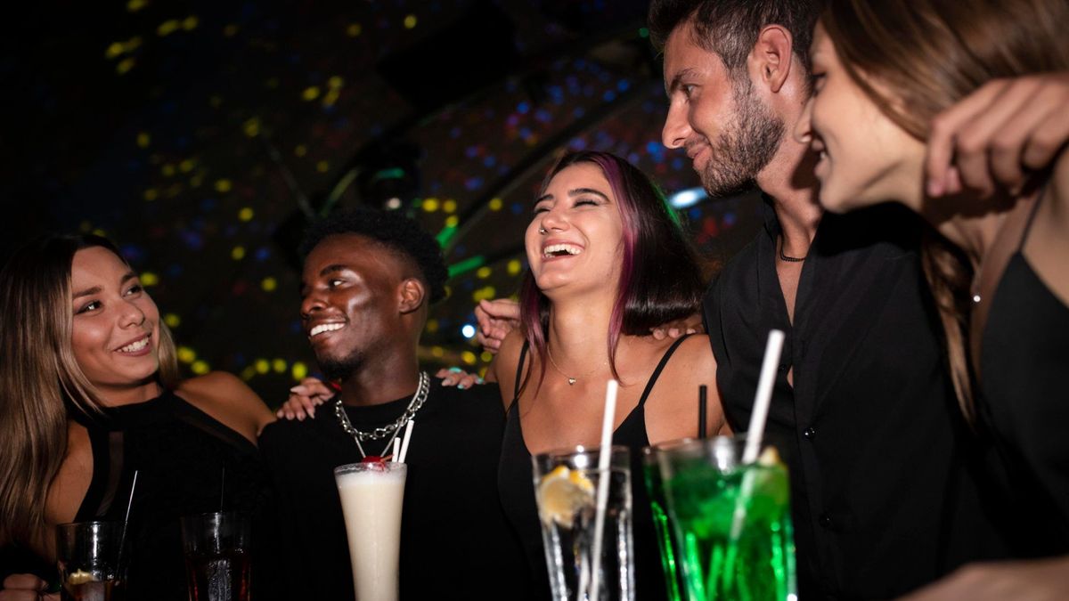 La normativa reconoce que la regulación del orden público incluye la posibilidad de restringir o ampliar el expendio y consumo de bebidas embriagantes, según las necesidades de la ciudad.