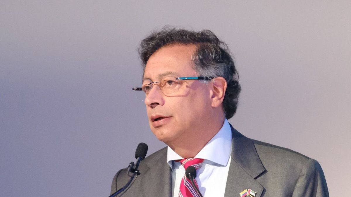 El contrato, celebrado por el Gobierno nacional, tiene como objetivo la representación y defensa jurídica del presidente ante autoridades y escenarios legales en Estados Unidos.