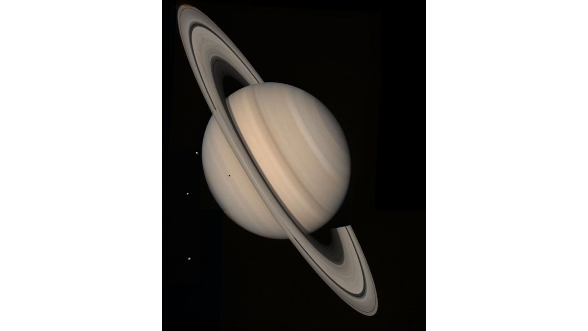 La conjunción entre la Luna y Saturno en enero permitirá observar al planeta desde la Tierra con mejores referencias visuales.