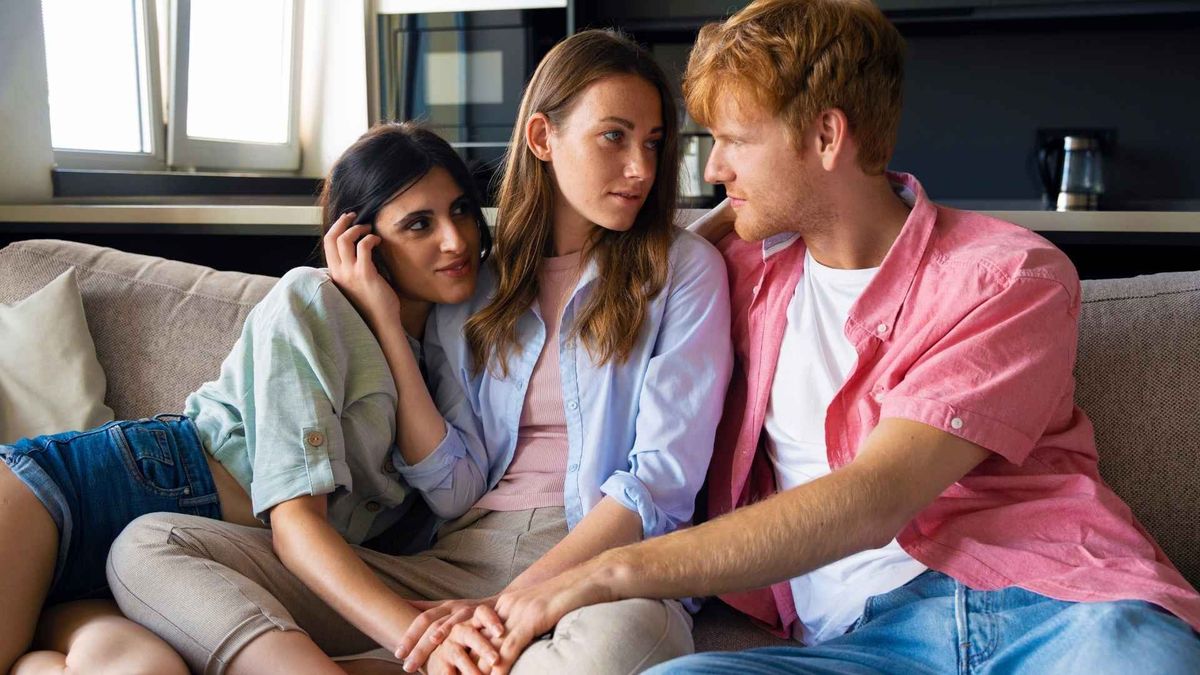 La psicóloga Paula Ucros durante su participación en el programa Habla con ella.