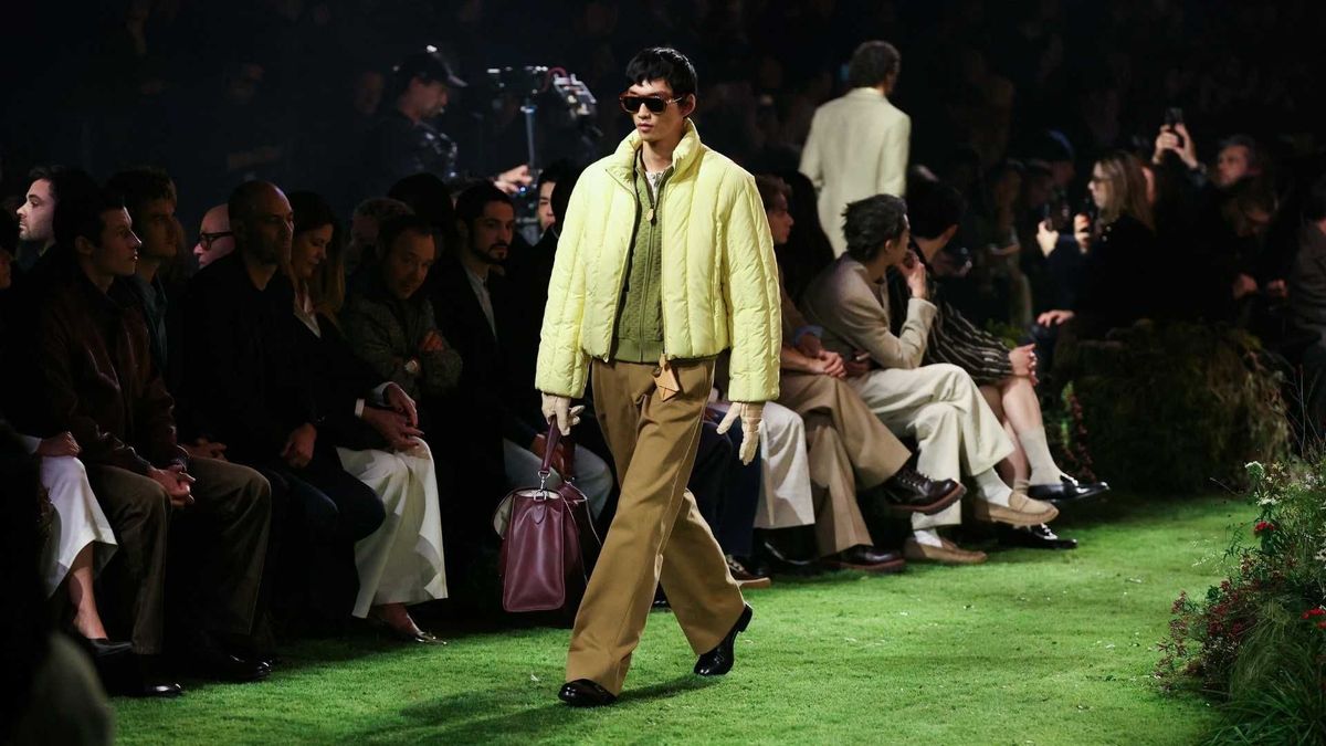 Louis Vuitton inauguró la Semana de la Moda de París con su desfile de apertura.