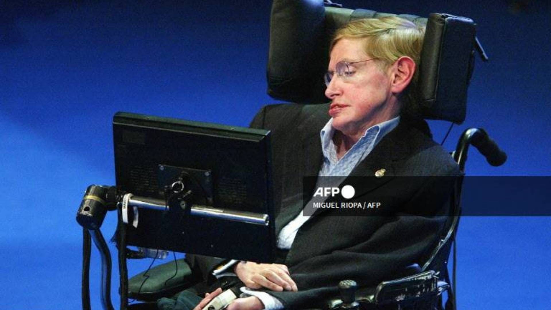 Stephen Hawking alertó que permanecer solo en la Tierra pone en riesgo la supervivencia de la humanidad.
