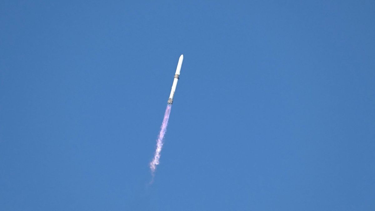 Imagen de archivo de un cohete de Blue Origin. Blue Origin pondrá en órbita los satélites acoplados en su propio cohete lanzador, el New Shepard.