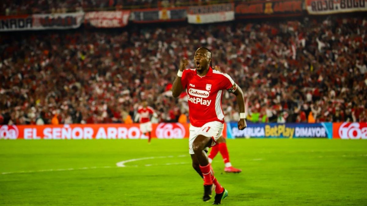 Desde los primeros minutos se estaba viendo un partido de mucha presión de Santa Fe.